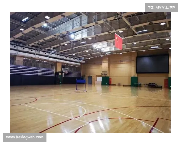 校园篮球场设施升级，数字化计分系统投入使用